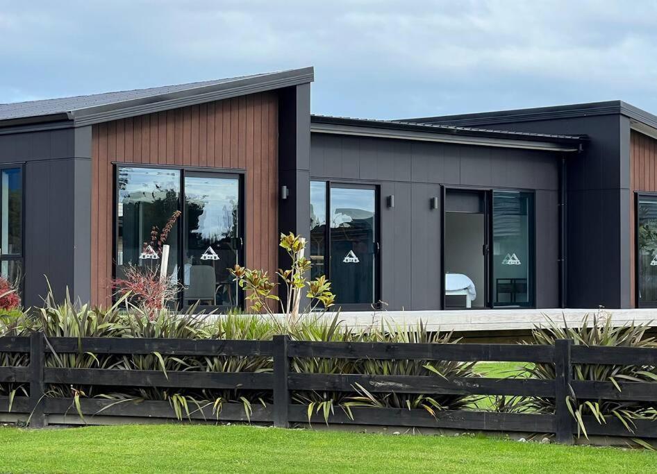 Miss Eastons Whare Villa Westport Exterior photo